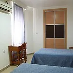 拉坎帕纳旅馆 *