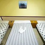 拉坎帕纳旅馆 酒店 *