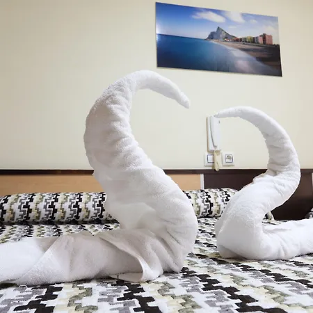 Hotel La Campana La Línea de la Concepción